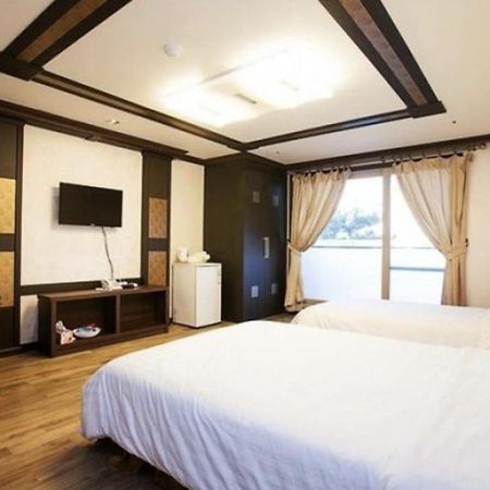 Jeju Ts Youth Hostel & Resort Seogwipo Exterior photo