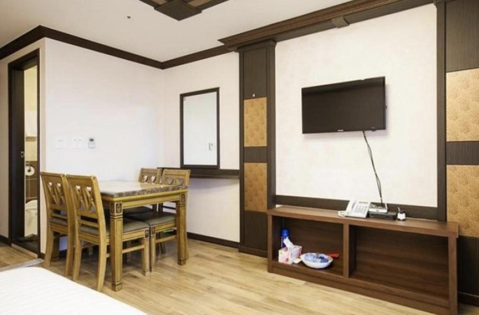 Jeju Ts Youth Hostel & Resort Seogwipo Exterior photo