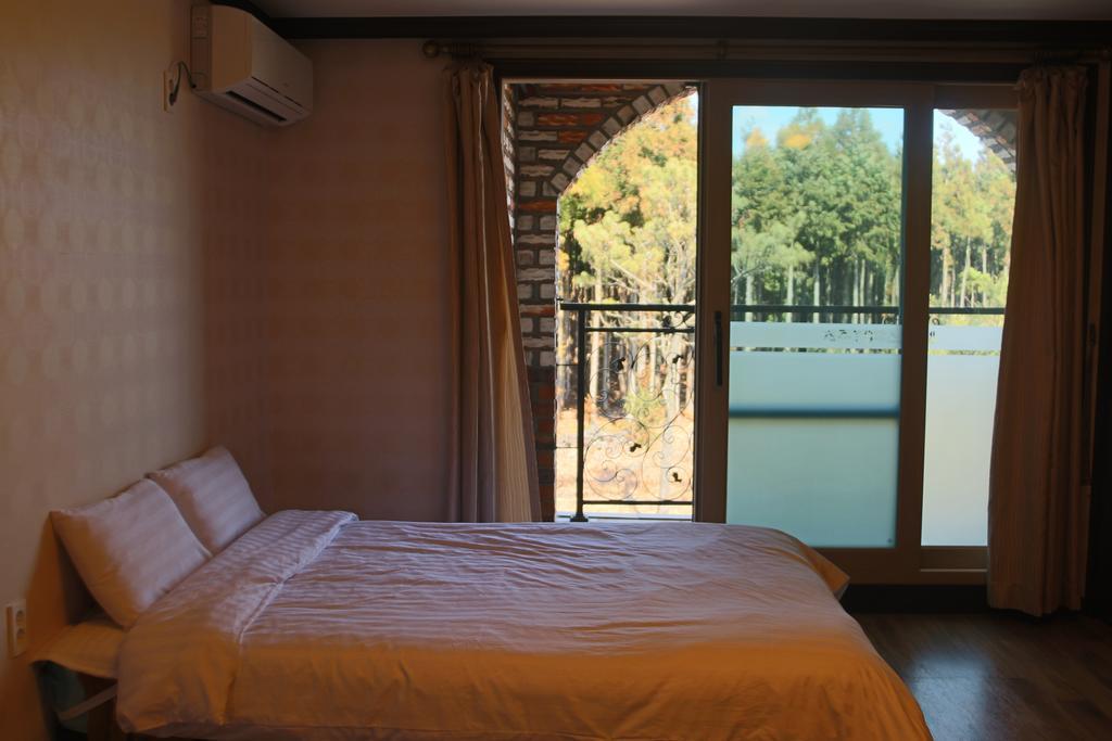 Jeju Ts Youth Hostel & Resort Seogwipo Exterior photo
