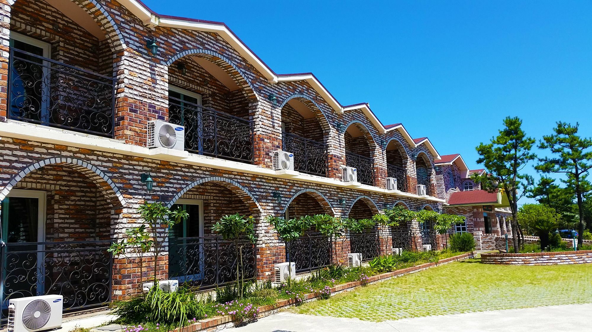 Jeju Ts Youth Hostel & Resort Seogwipo Exterior photo